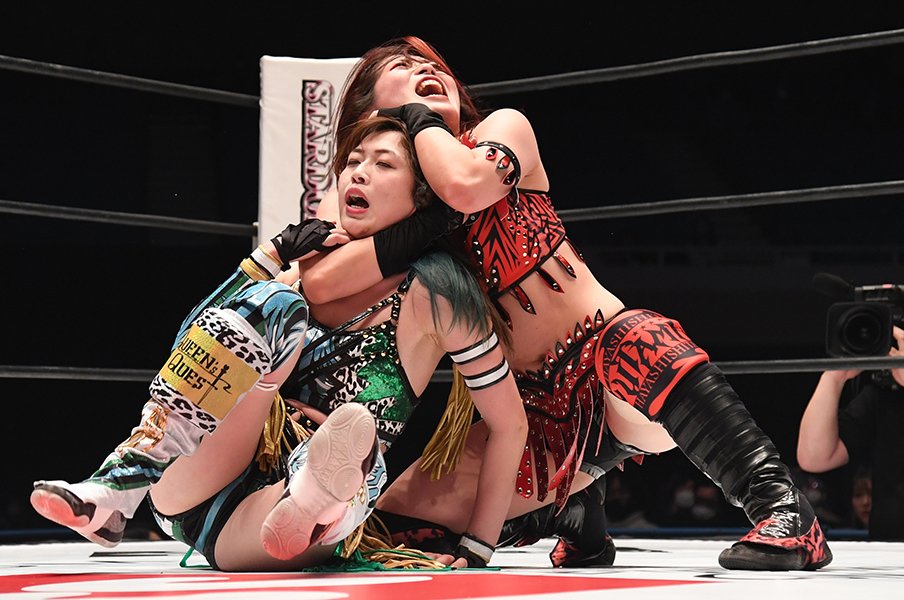 ジュリアの“髪切り”が目立ったが…「輝いていて美しい」林下詩美22歳vs上谷沙弥24歳にスターダムの未来が見えた<Number Web> photograph by Masashi Hara
