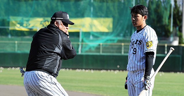 泥にまみれる高山俊と板山祐太郎。阪神の輝ける未来は二軍キャンプに