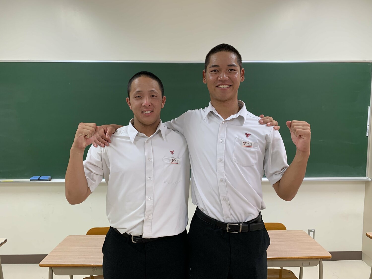 平山護（左）と深町光生　©Katsuharu Uchida