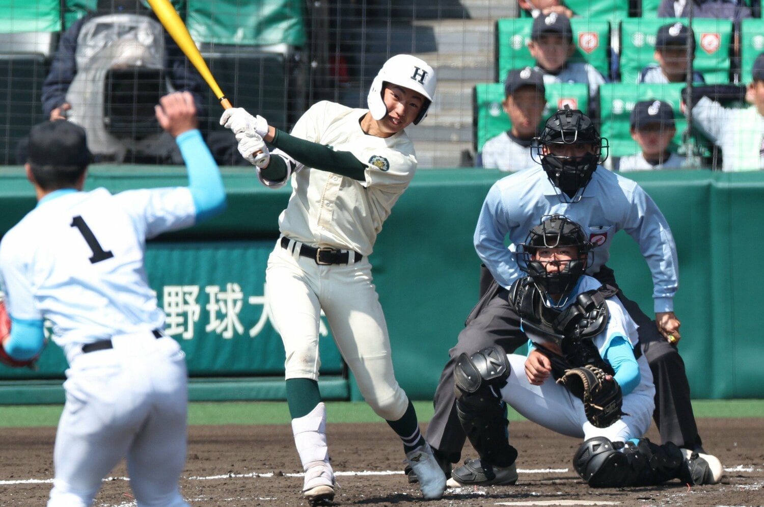 広陵・高尾響、報徳学園・今朝丸裕喜だけじゃない！ スカウトたちが熱視線…“100年目の甲子園”で注目したい5人の「無名の逸材」たち＜Number Web＞ photograph by JIJI PRESS