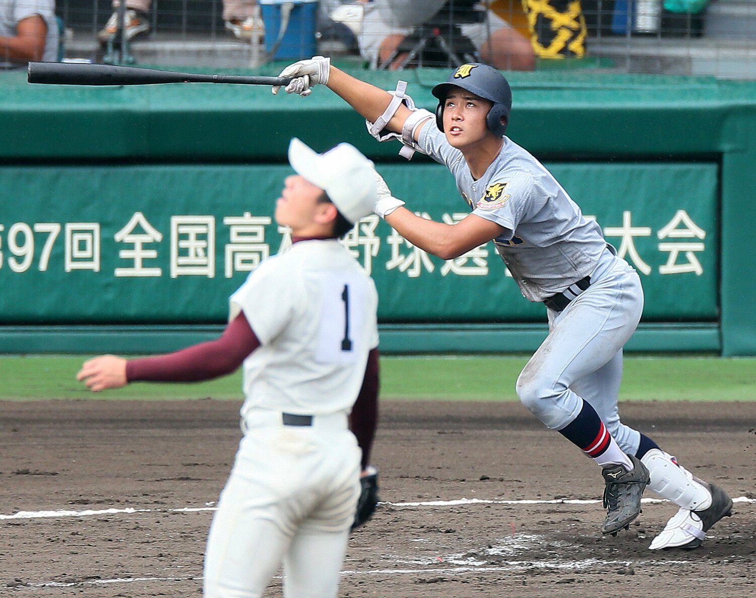 秋田商業戦ではホームランを放った平沢。投手はのちにマリーンズのチームメートとなった成田翔　©︎JIJI PRESS