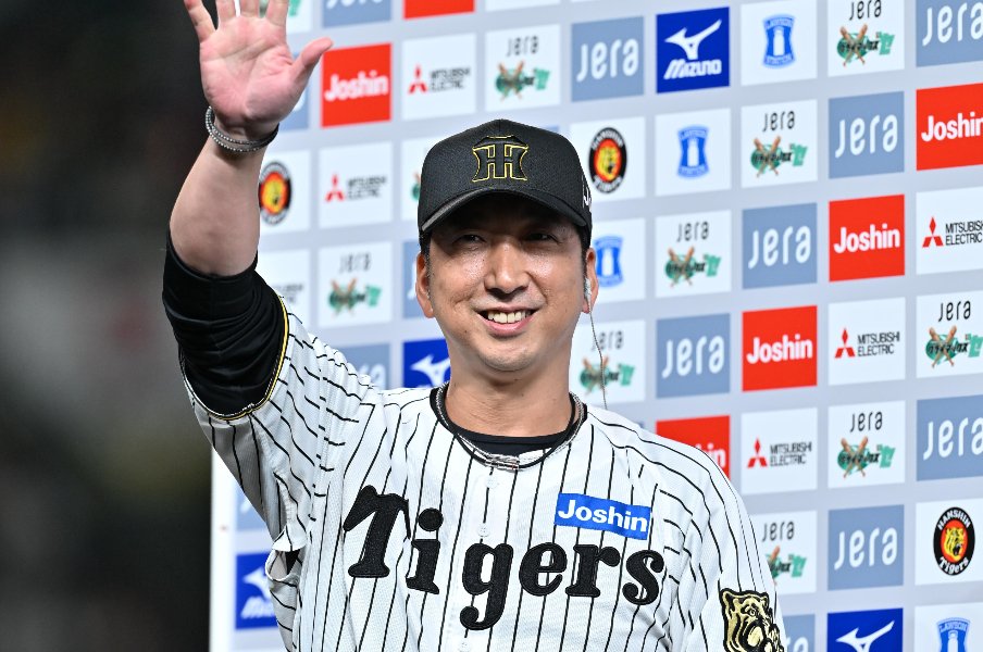 「マスコミと話さない阪神監督」藤川球児45歳が“変わった”理由「もう大丈夫、と感じたのが7月だった」本人に聞いた“藤川流マネジメント”意外な真実＜Number Web＞ photograph by Hideki Sugiyama