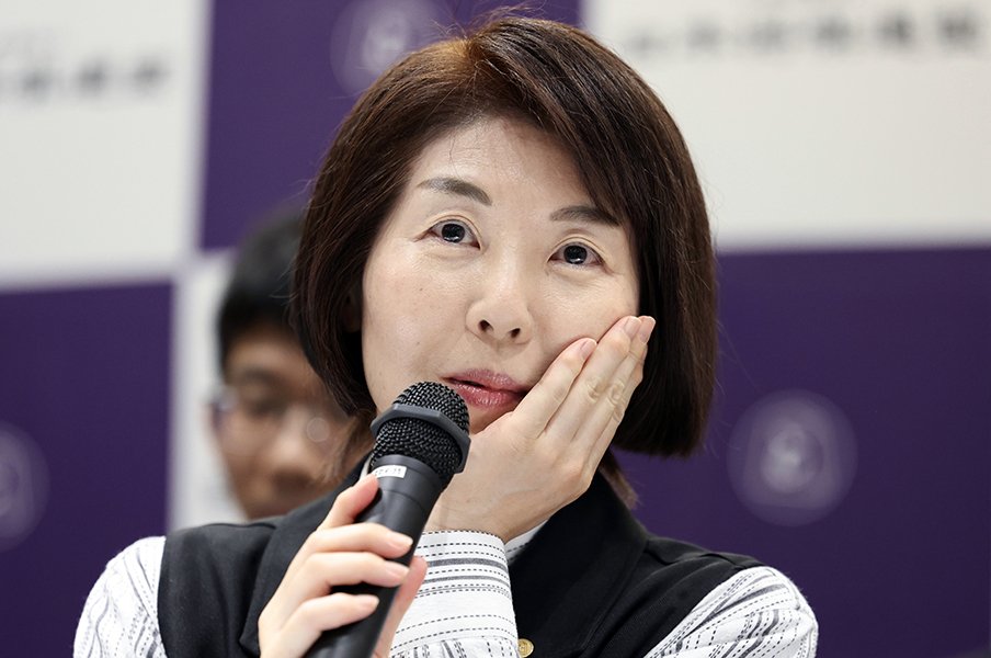 会見での清水　©JIJI PRESS