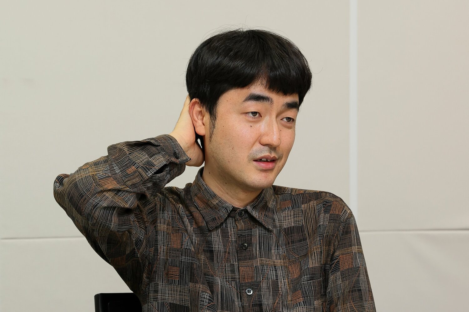 塚本駅前の商店街のワゴンセールで77%オフだったという柄シャツ。きむらバンドが誕生日プレゼントとして買ってあげたものを大事に使っている