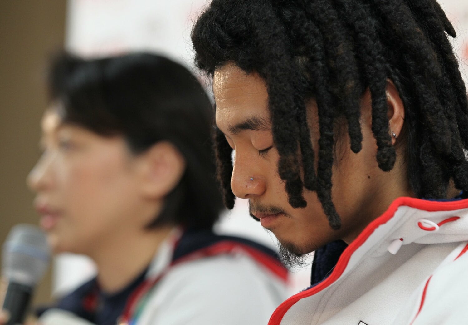 スノーボードチームの合同記者会見を終えると「まさかの事態」が… ©JIJI PRESS