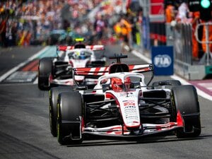 「“人工的”に追い抜ければいいってもんじゃない」ハース小松礼雄代表が今季の“マリオカート”F1に提言「ルールはどんどん改善されるでしょう」