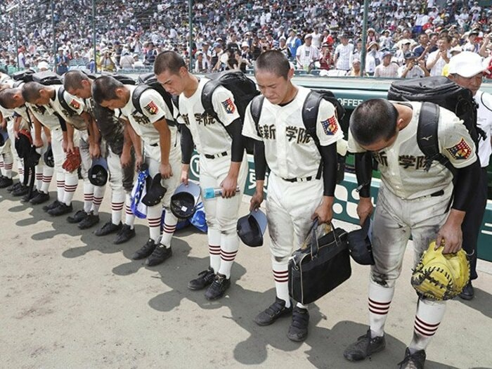 1回戦の頂上対決で大阪桐蔭に惜敗。挑戦者に徹した作新学院の積極戦術。<Number Web> photograph by Kyodo News