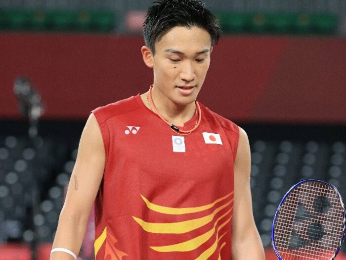 《まさかの敗退》世界1位・桃田賢斗26歳に何が起きた？ 私たちは「償いの金メダル」の美談を求めすぎていなかったか＜Number Web＞ photograph by JIJI PRESS