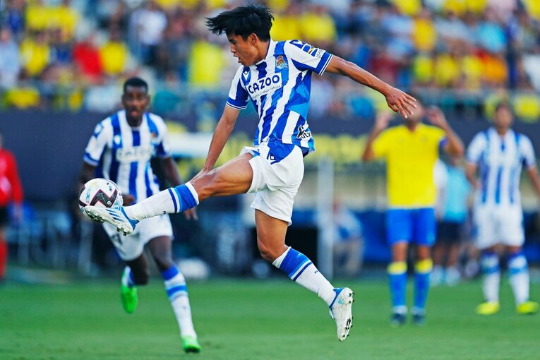 「FW久保建英の鮮烈ボレー弾」を間近で撮った…カメラマンが感じる「ぶっつけで結果を残したタケ＋ソシエダの化学反応」とは(15)