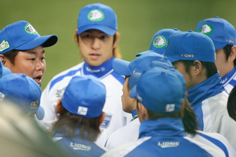 2008年は西武一軍打撃コーチとして日本一に貢献　　©BUNGEISHUNJU