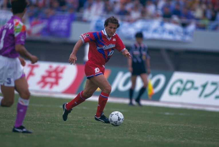 ジーコのドリブル　©Sports Graphic Number