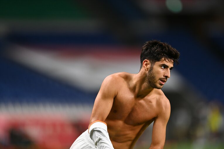 先制ゴールに喜ぶアセンシオ　©JMPA