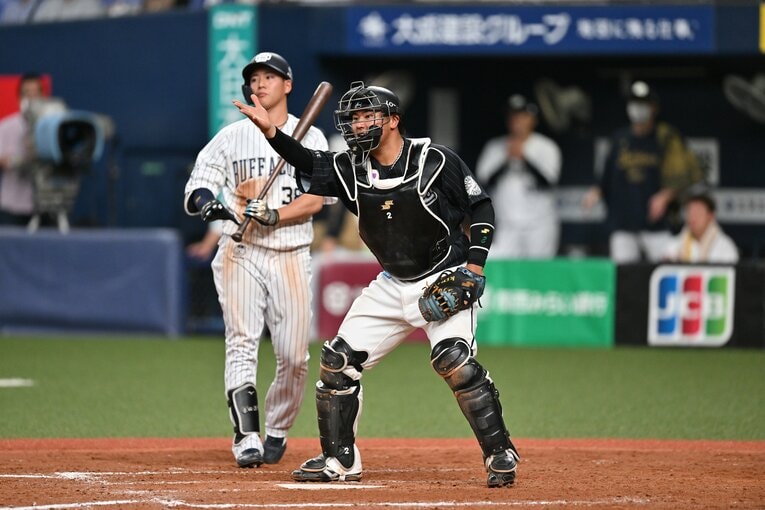 ルーキーながら堂々とした立ち振る舞いが印象的なロッテ松川虎生捕手　©︎Hideki Sugiyama