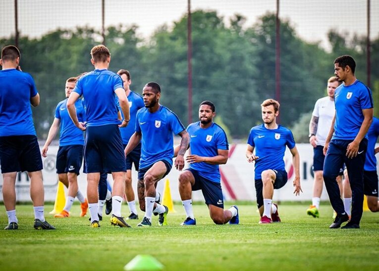 ラトビアでサッカー指導者を志す。ELに辿り着いた男のシンプルな選択。(3)