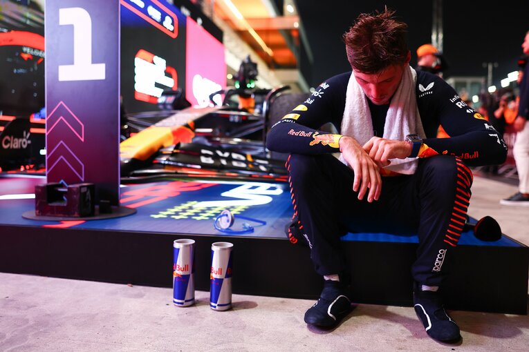 ポール・トゥ・ウィンの快勝にもかかわらず、レース後は疲労困憊の様子だったフェルスタッペン ／ photograph by Getty Images / Red Bull Content Pool