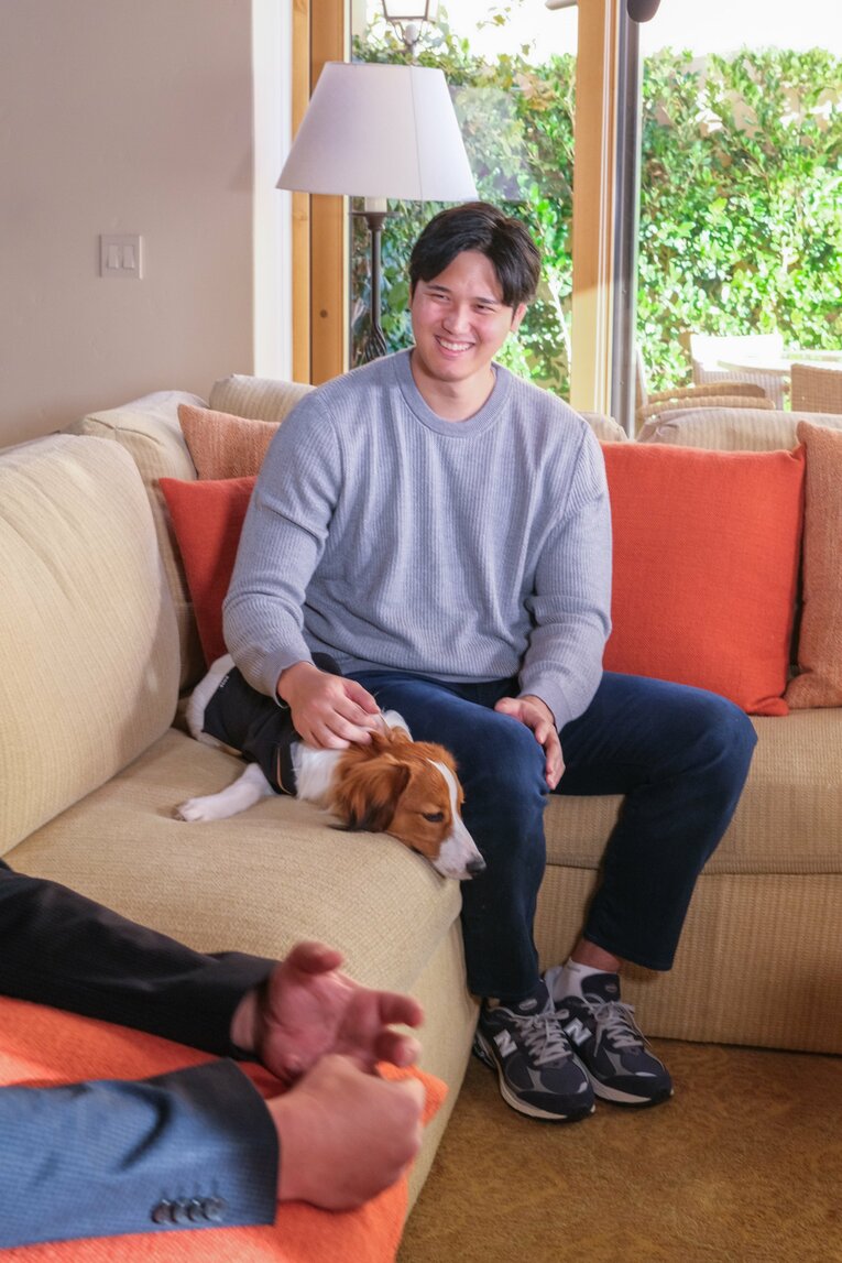 愛犬のデコピンと大谷翔平　©︎Getty Images