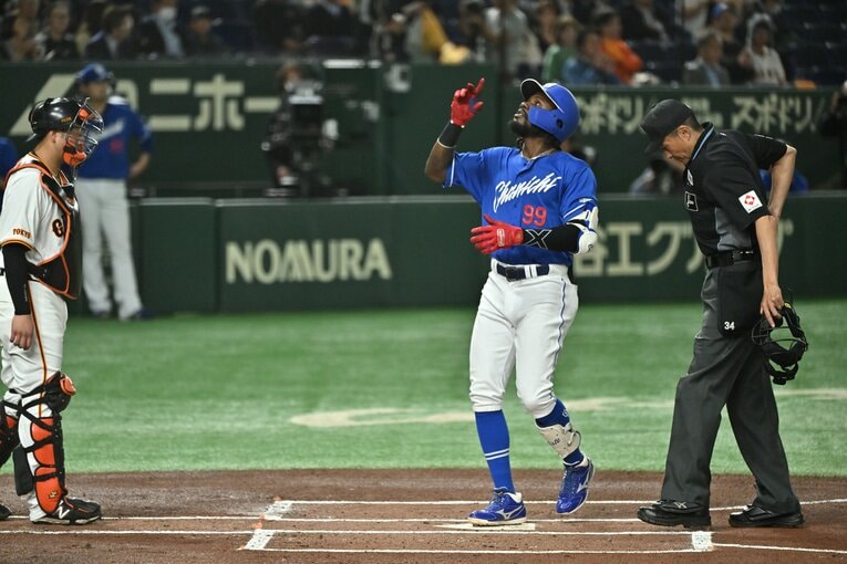 現在はサードや外野での起用が多いカリステも本職はショート　©Hideki Sugiyama