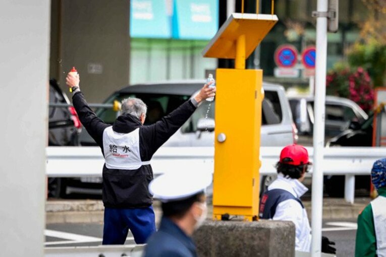 給水前、古川選手に向けてアピール…給水後のガッツポーズはテレビ中継でも話題に／本人提供