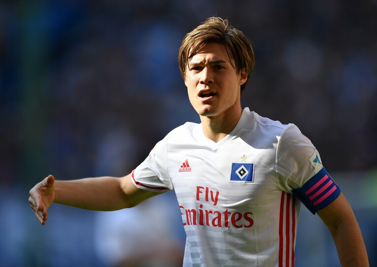 2011年にドイツに渡り、15～19年までハンブルガーSVに所属した酒井高徳。キャプテンも務めた　©Getty Images