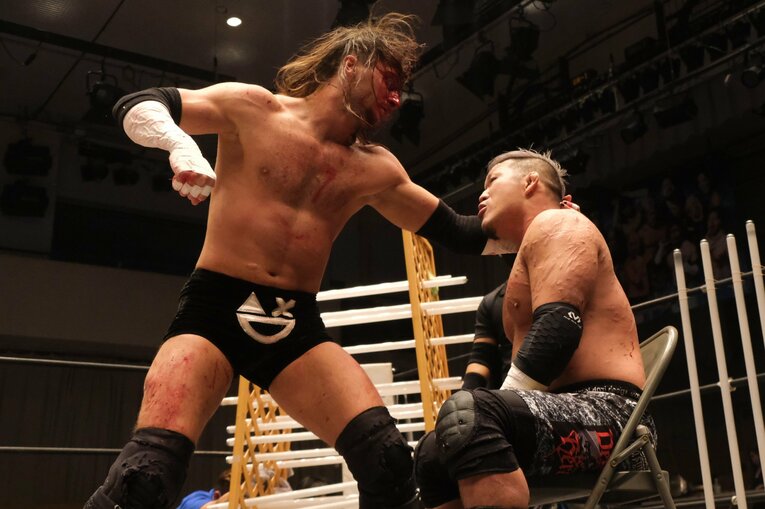 「デスマッチ・イズ・マイライフ」妻の急死を乗り越えた“クレイジー・キッド”竹田誠志の決意「蛍光灯やカミソリで傷つけ…でもそれが生きがい」(45)