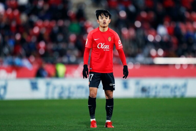 久保建英はなぜ“前節決勝点”なのに途中出場、ボールが回ってこなかったか… “試合展開と悪天候の不運”とは〈撮影者の視点〉(34)