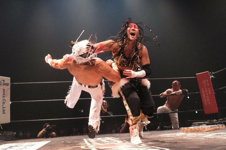 元パティシエが蛍光灯で殴り合い…“デスマッチアマゾネス”山下りなの媚びない魅力「犯罪以外なら何してもいい」 米国で男子相手に王座獲得(19)