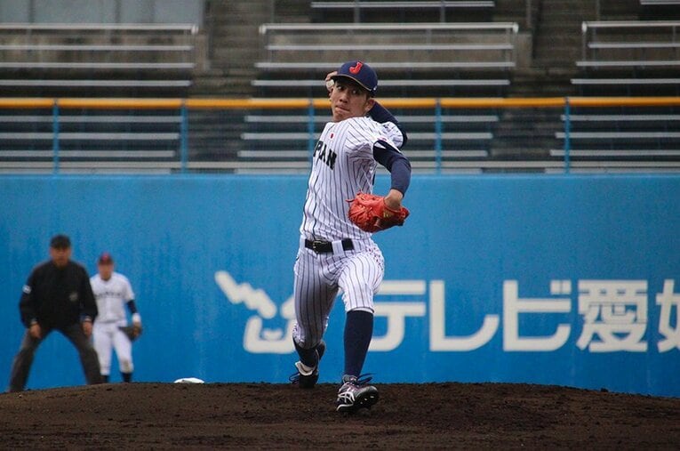 侍U-15で活躍した仲宗根大斗は、沖縄尚学で甲子園を目指す。キレと伸びのあるボールが魅力の右腕だ。 ／ photograph by Yu Takagi