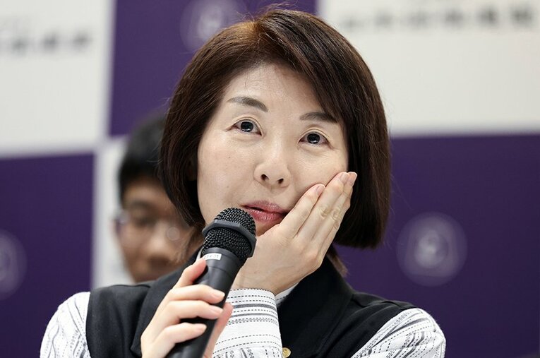 会見での清水　©JIJI PRESS