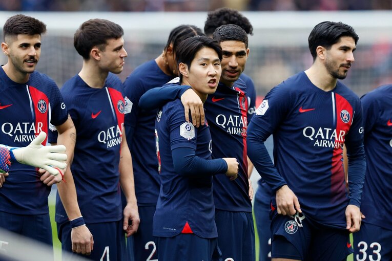 キックオフ前には、ハキミと仲良さそうな姿のイ・ガンイン