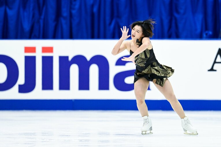 「天使と悪魔が戦ってて…」世界女王・坂本花織22歳が五輪メダル後のシーズンで抱える葛藤「今季あらゆる場面で、悪魔が言うんです」(20)