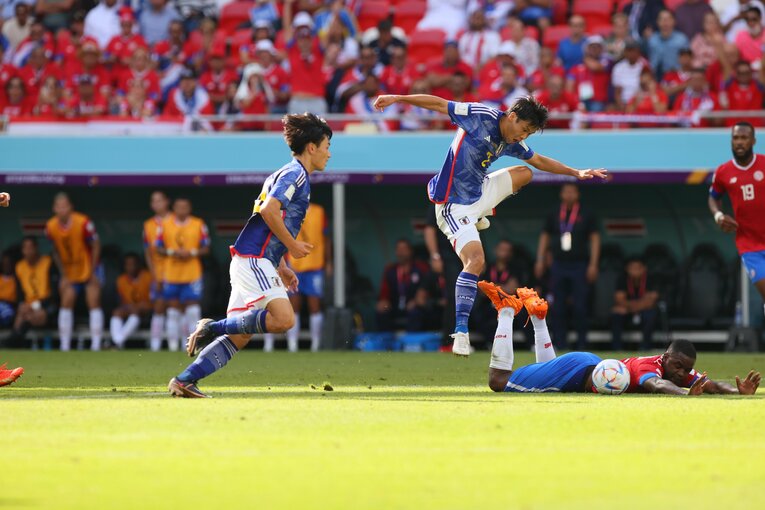 コスタリカ戦の前半、自陣に引いて守る相手を崩せなかった日本　©Kaoru Watanabe/JMPA