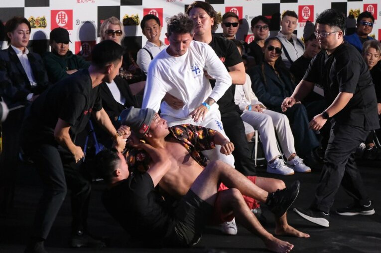 オーディションや会見では乱闘が頻発。それも含めて『Breaking Down』は話題になっている ／ photograph by Norihiro Hashimoto