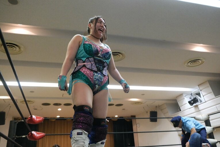 「やせたら可愛いのに」世間の声との闘い…“プラスサイズモデル”も務める女子レスラー・まなせゆうなの思い「ありのままの自分を愛せばいい」(92)