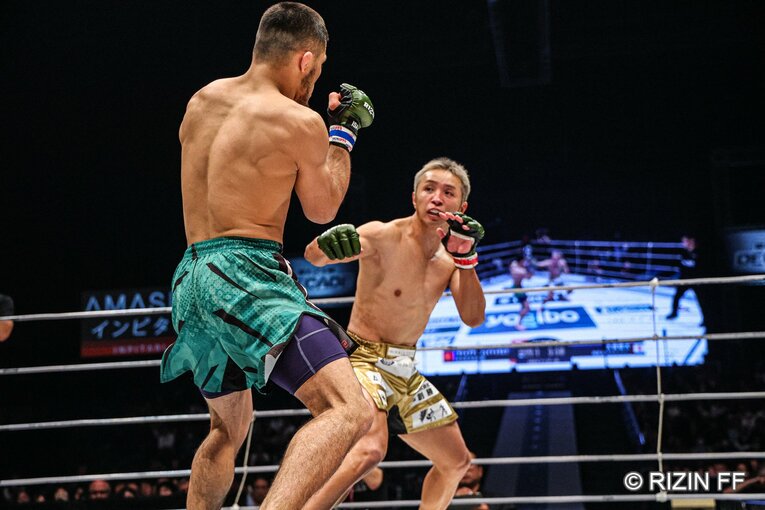 ラジャブアリ・シェイドゥラエフvs.久保優太　©RIZIN FF