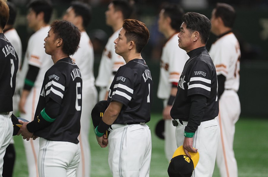 ジャイアンツvs.ホークス。~親会社の変遷とパワーバランス~<Number Web> photograph by Naoya Sanuki