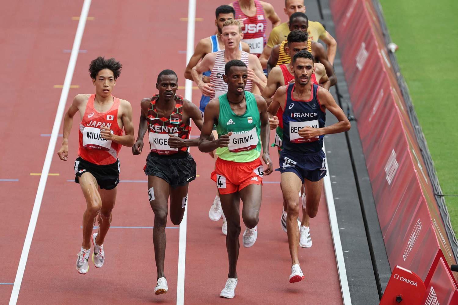 トップ選手に引けを取らない積極的な走りを見せる　©AFLO