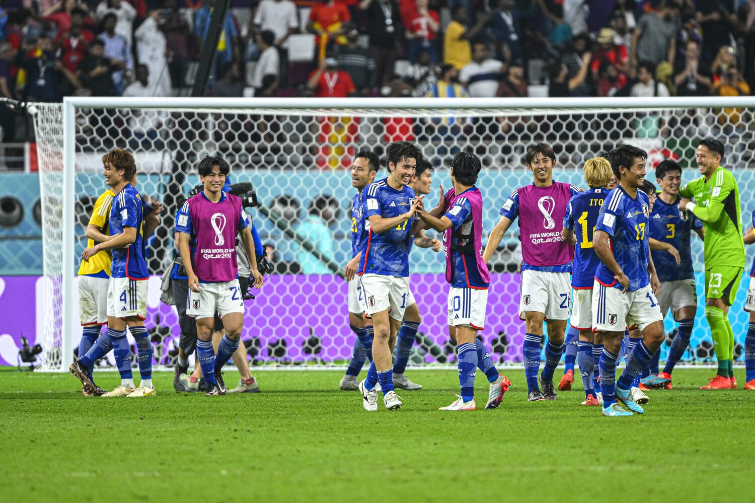 スペインに2対1で勝利し、グループ首位で決勝トーナメント進出を決めた日本　©Takuya Kaneko/JMPA