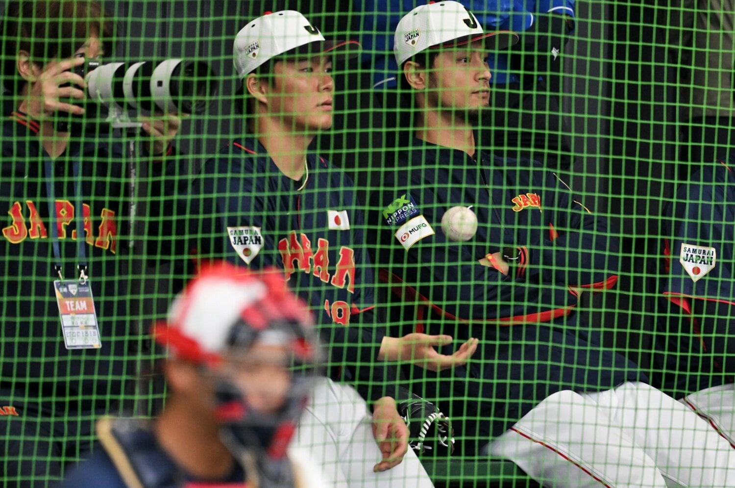 WBC強化合宿での山本とダルビッシュ　©Hideki Sugiyama