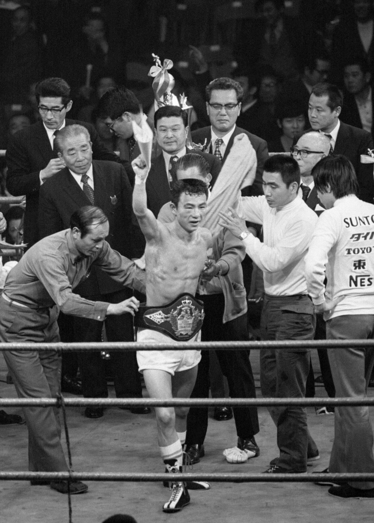 チャチャイに勝利した大場　©JIJI PRESS