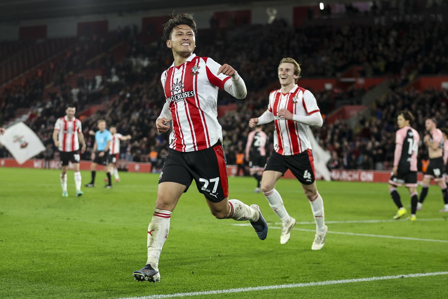 QPR戦でゴールを決めた松木　©Getty Images