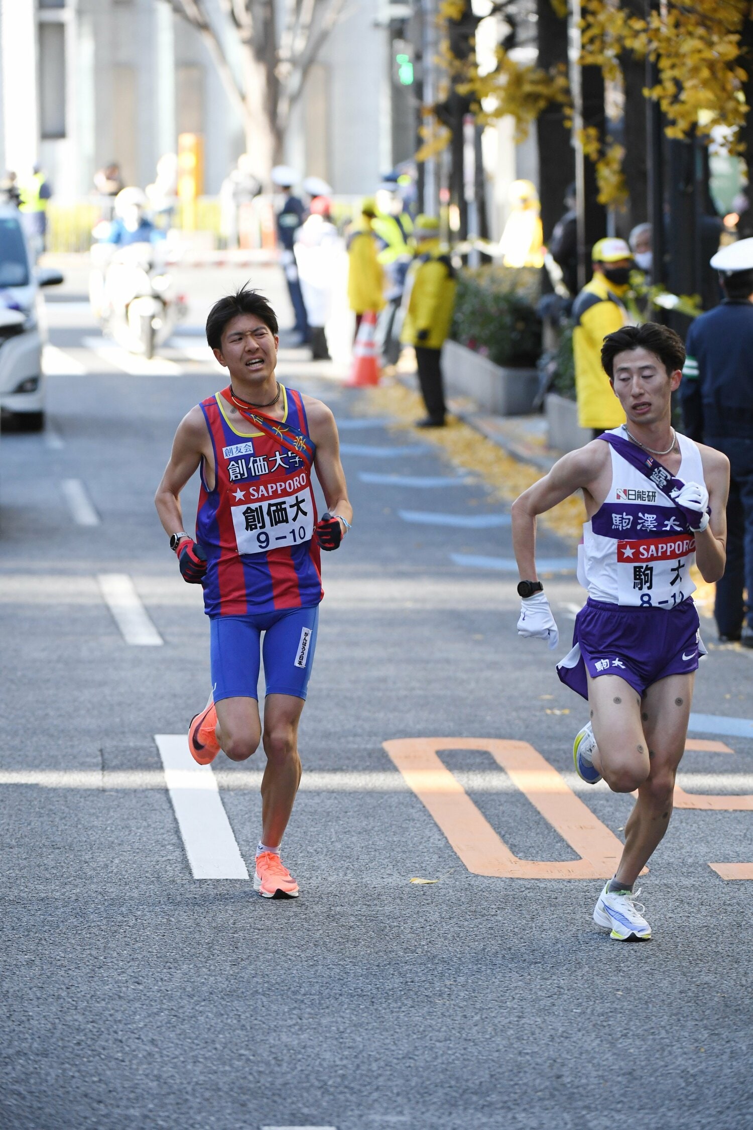 残り2kmで創価大・小野寺を追い抜く石川　©JMPA