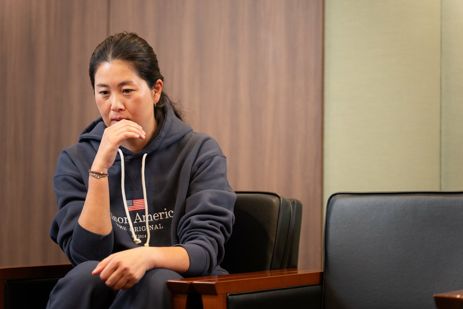 インタビューに答える西堀健実　©Shiro Miyake