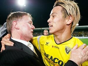 本田圭佑を欧州の舞台へ導いた男。VVV会長が語る移籍、ミラン、W杯。