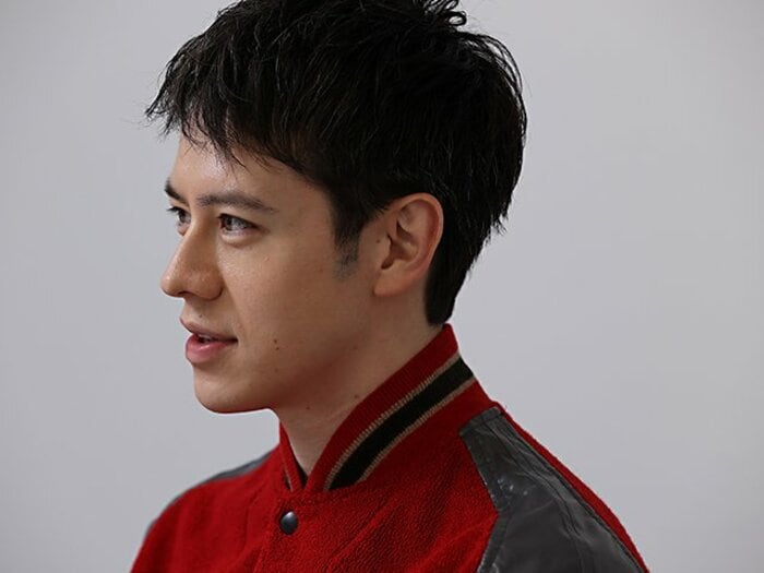 「僕ってこういう性格だったんだ」ウエンツ瑛士は、なぜイギリスで“本当の自分”を見つけられたのか＜Number Web＞ photograph by Shigeki Yamamoto