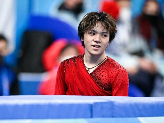 「悔しがる場所にも立てていない」宇野昌磨が震える声で語った日…国別対抗戦で見せていた“団体戦への強い責任感”<Number Web> photograph by AFLO