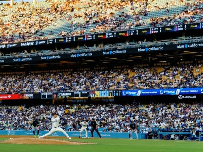 「サッカーが野球の人気を上回った」説も…なぜ今、アメリカで野球人気が復活した？ 「大谷翔平」「試合時間の大幅短縮」だけじゃない“ある理由” ＜Number Web＞ photograph by Kiichi Matsumoto