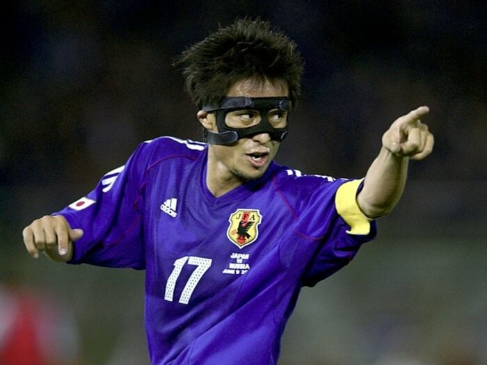 “中田にキレられた”宮本恒靖の言葉から紐解くW杯初勝利の裏側…“脱・フラット3”で勝ったロシア戦《20年前のマッチレポート》<Number Web> photograph by Getty Images