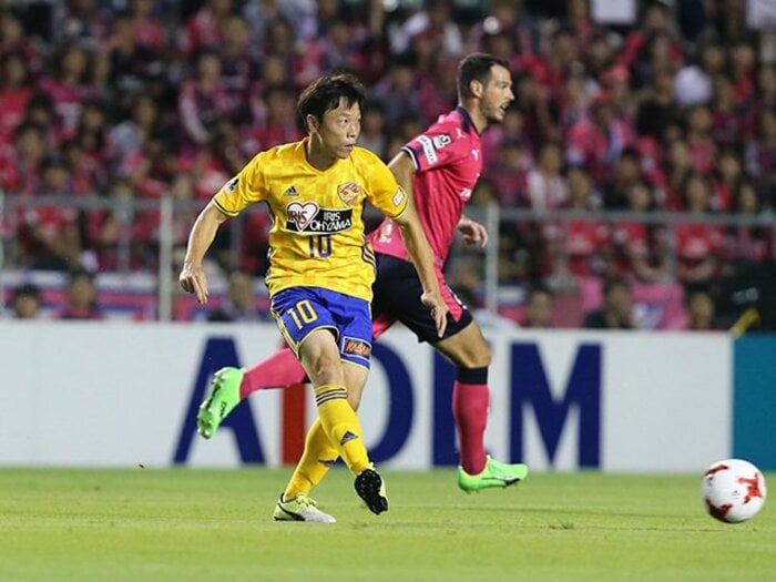 「リャンの生き様そのものが仙台」ベガルタの象徴、梁勇基という男。＜Number Web＞ photograph by J.LEAGUE PHOTOS