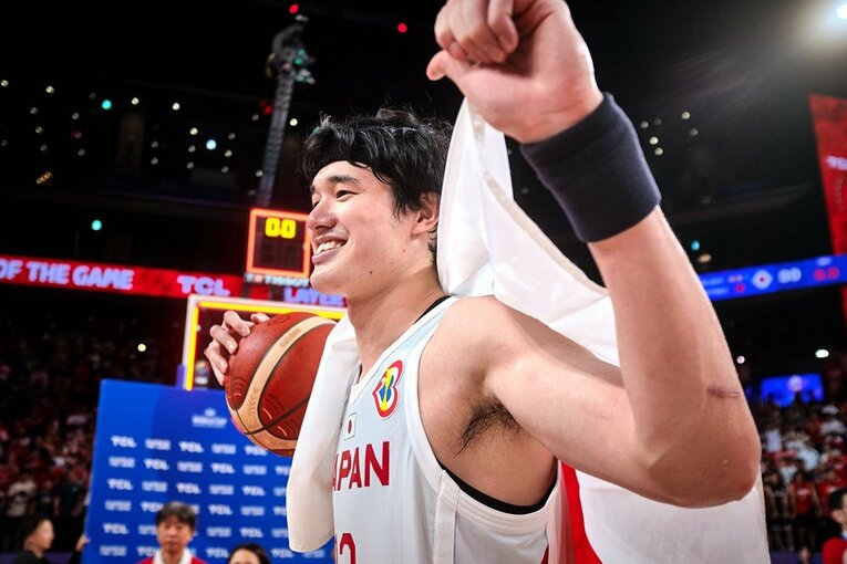 代表引退をかけてW杯に臨んでいた渡邊　©FIBA