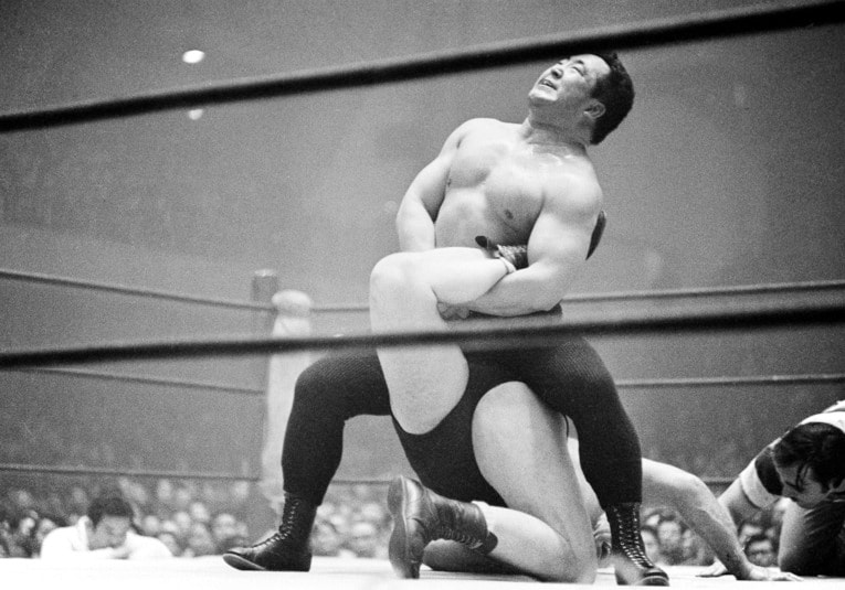 1950年に突然力士を廃業。プロレスに転向した力道山　©JIJI PRESS